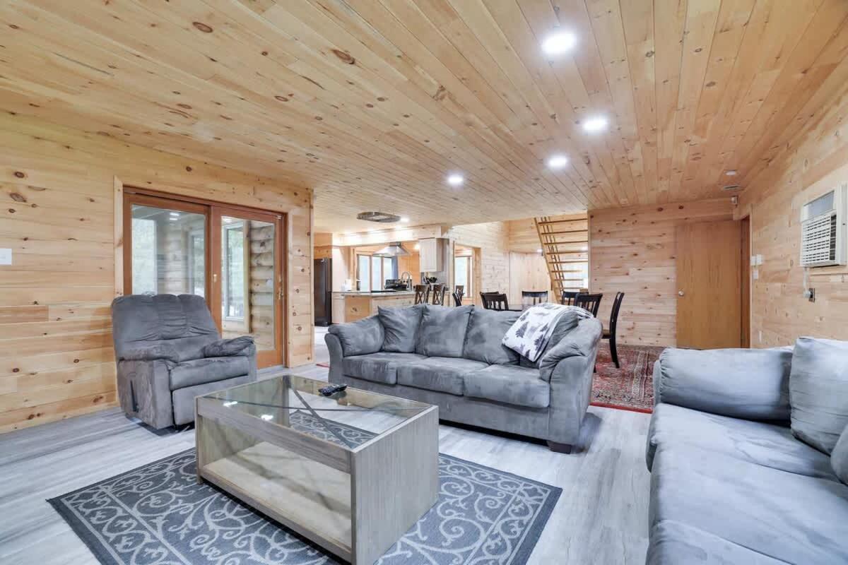 Relax In Blakeslee - Spacious 5Br Home With Bbq Екстериор снимка