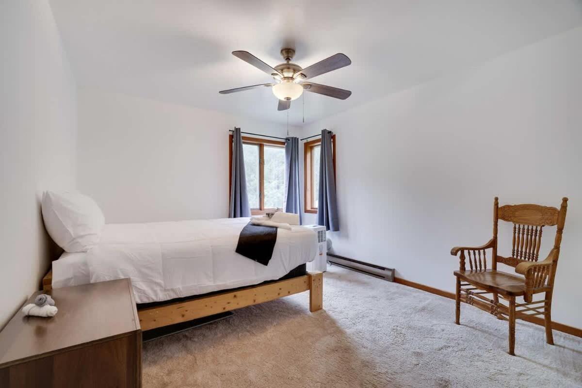 Relax In Blakeslee - Spacious 5Br Home With Bbq Екстериор снимка