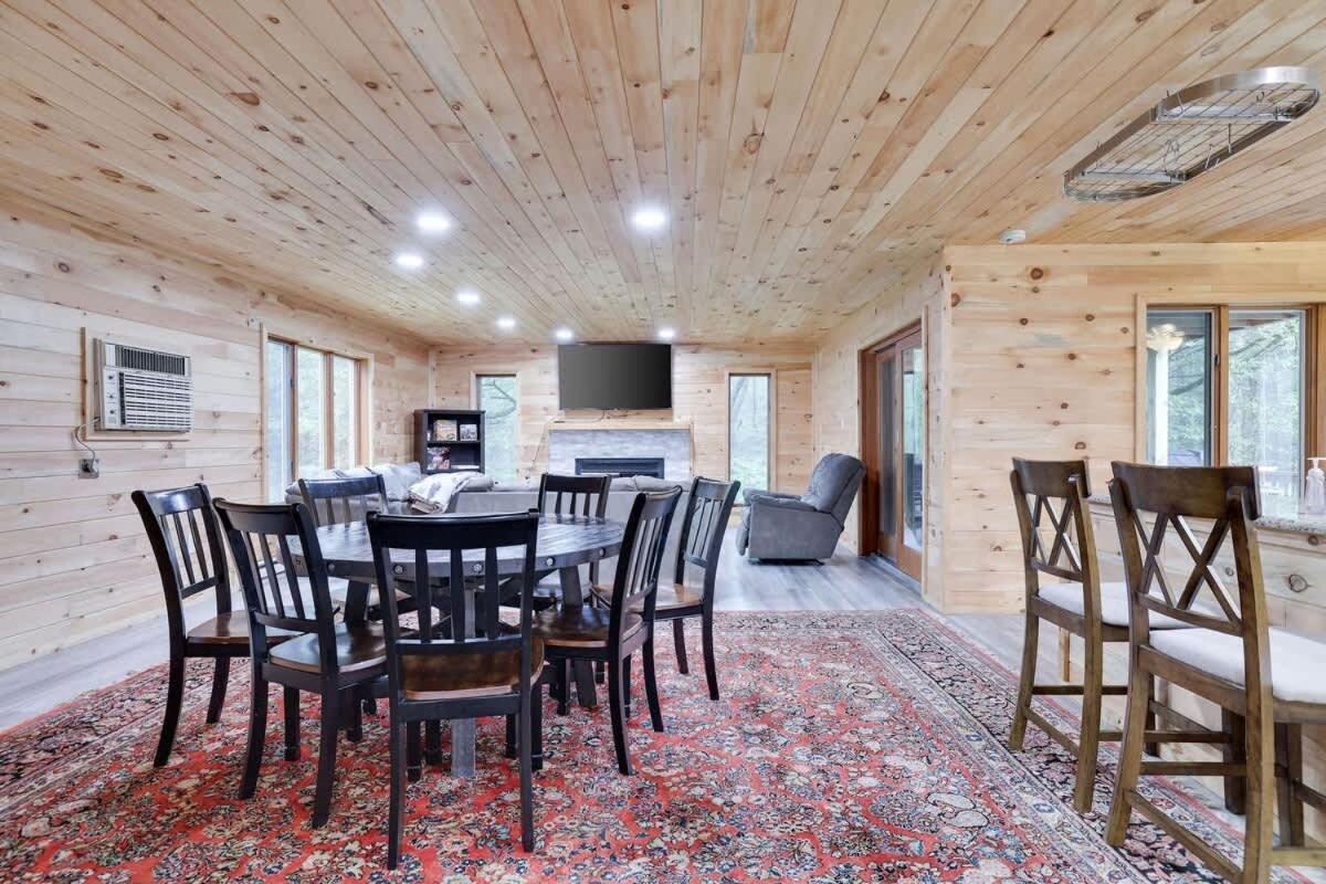 Relax In Blakeslee - Spacious 5Br Home With Bbq Екстериор снимка